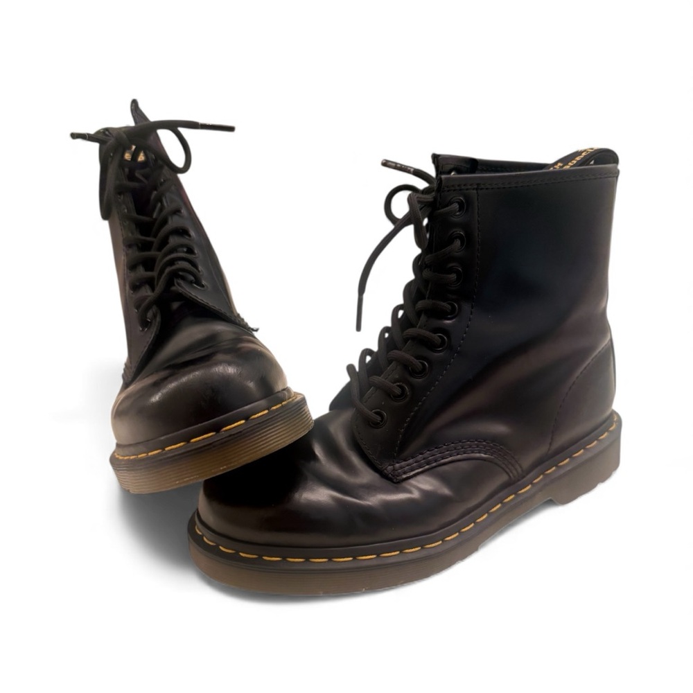 Women’s Size 8 Men’s size 7 Classic Dr. Marten’s 1460s WORN ONCE